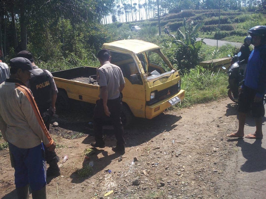 Rem Blong, Jetstar Pick Up Tabrak Tebing