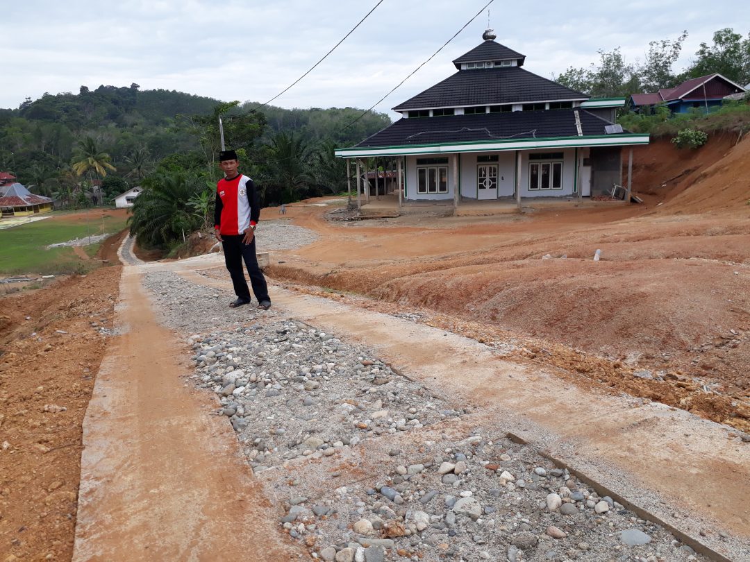 Buktikan Solidaritas, Pemdes BK Tuntaskan Rabat Beton