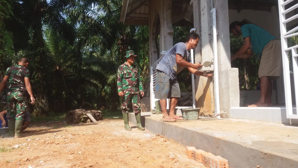 Sinergi TNI dan Masyarakat, Rehab Mesjid Diambang Penyelesaian