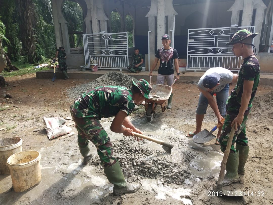 Pembuatan MCK dan Tempat Wudhu Tahap Pengecoran