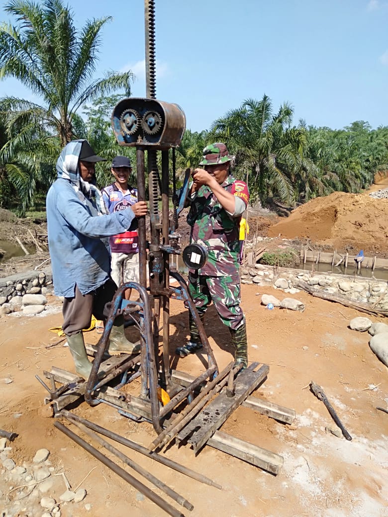 Satgas TMMD Lakukan Uji Sondir Sebelum Bangun Jembatan