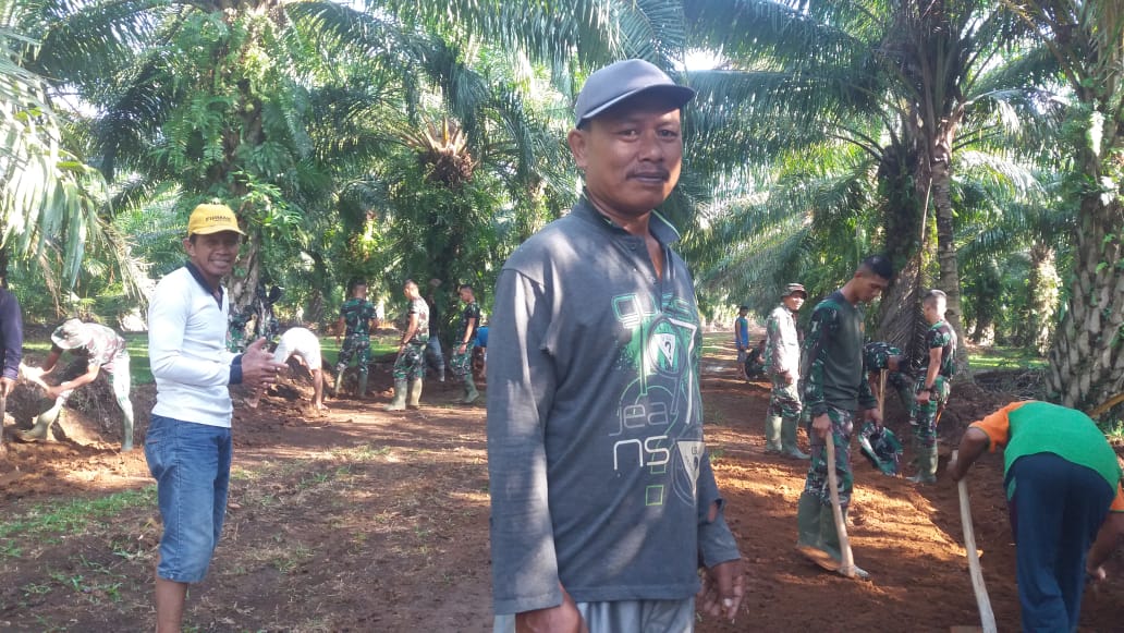 Berikan Manfaat, Masyarakat Antusias Bantu Kegiatan TMMD