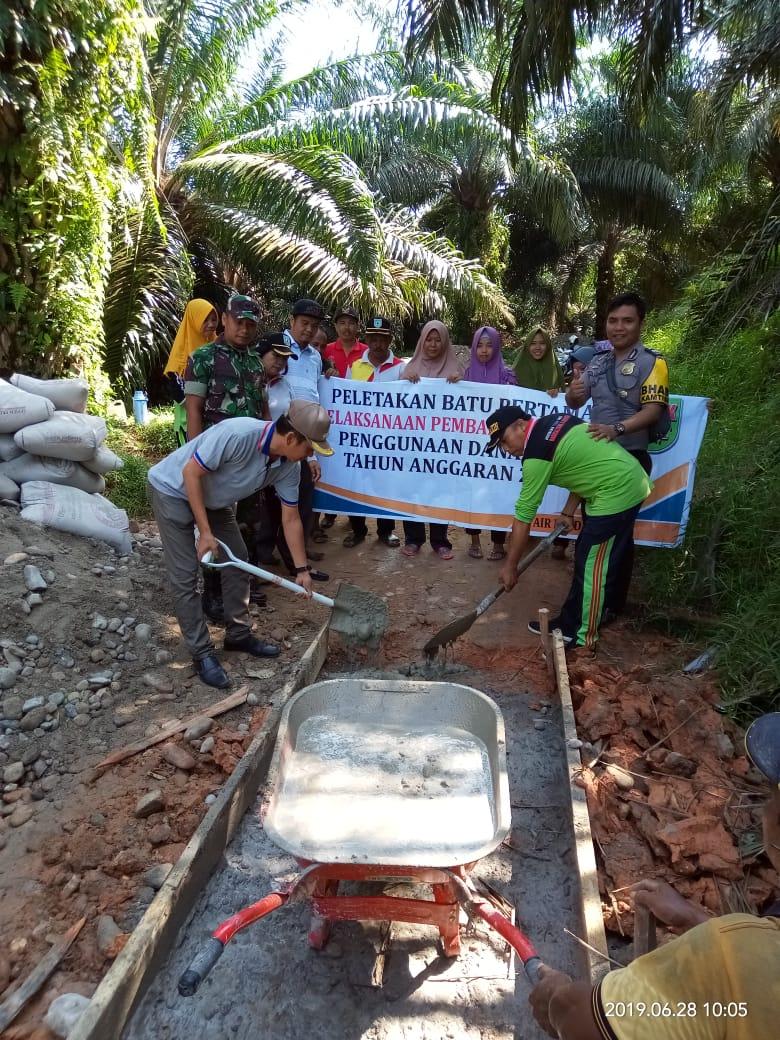 Pemdes Air Pandan Fokus Bangunan Jalan