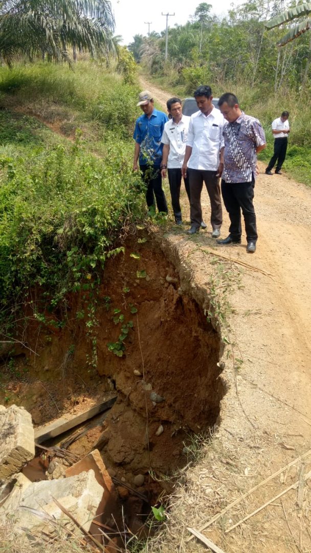 Desa Manganyau Terima Bantuan CSR