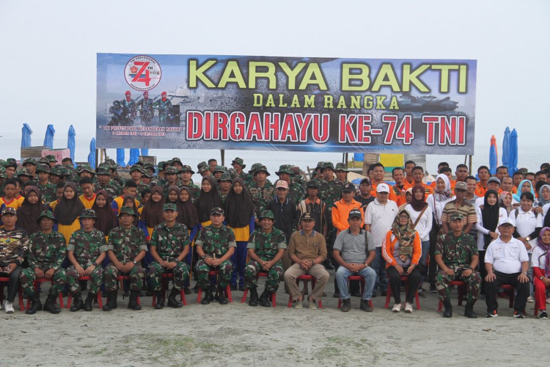 Karya Bakti, Prajurit TNI Bersama Masyarakat Bersih Pantai