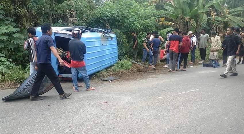 Angkut Atlit Pencak Silat, Bus Terbalik