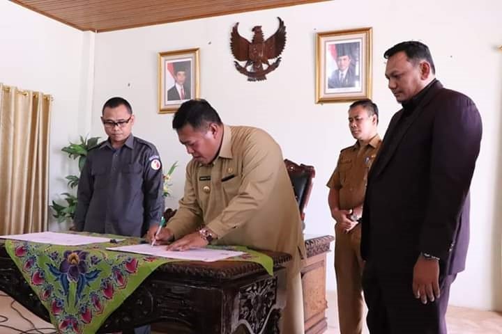 Teken Dana Hibah Rp 32 Miliar