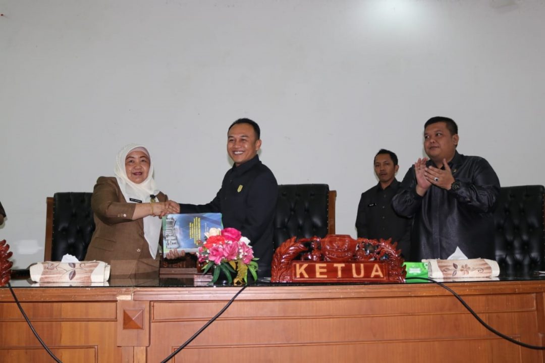 Eksekutif Sampaikan Nota Keuangan RAPBD 2020