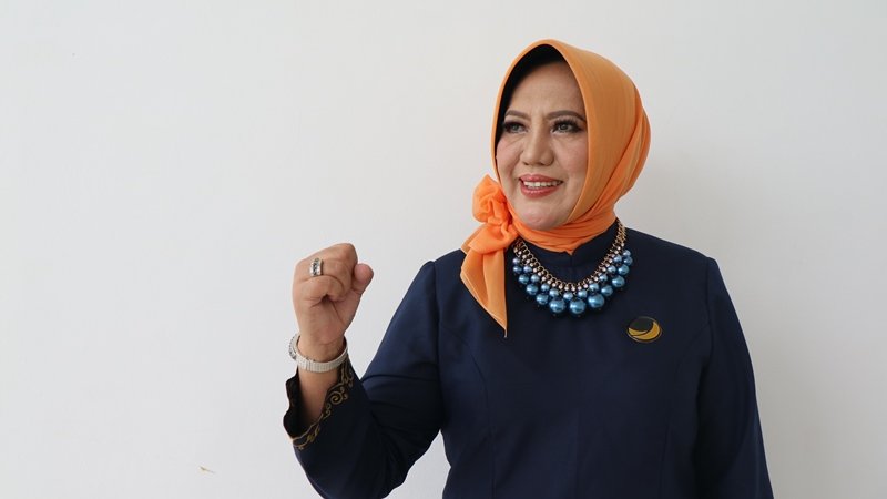 Daftar ke NasDem, Leny Latief Perempuan Pertama Maju Pilgub