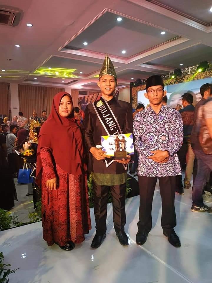 Wakili BU, Meza Andika Dinobatkan Sebagai Bujang TOP 2019