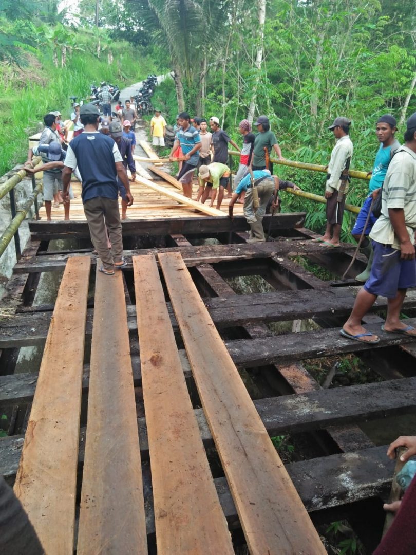 “Diserbu” Warga 4 Desa, Jembatan Lintas Desa Layak Dilalui