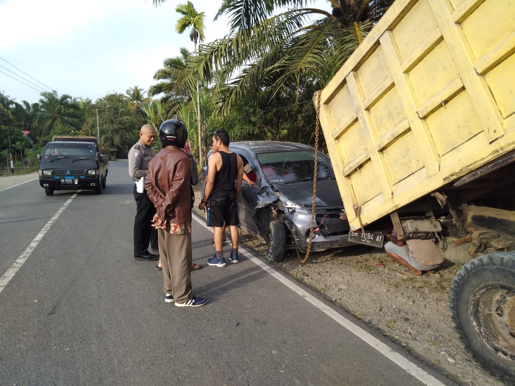 Terlibat Laka, Xenia dan Jupiter Ringsek