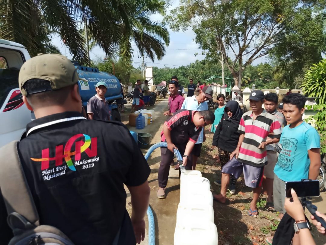 Bantuan Air Bersih Untuk Warga Selagan Jaya