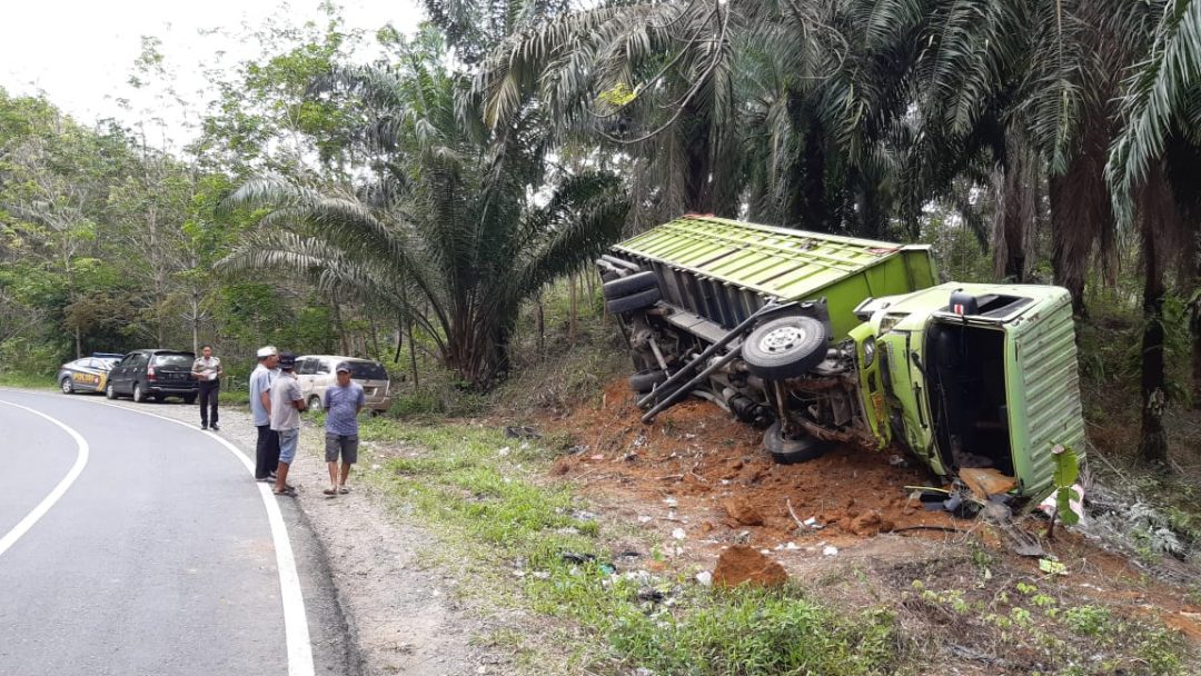 Rem Blong, Dump Truk Terbalik