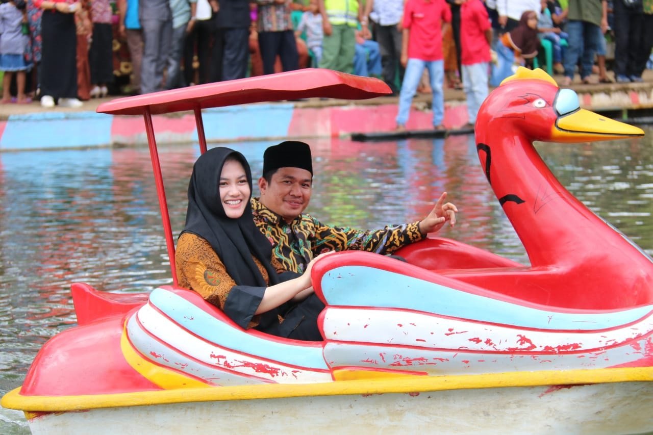 Arie Septia Kagumi Wisata Lembah Hijau