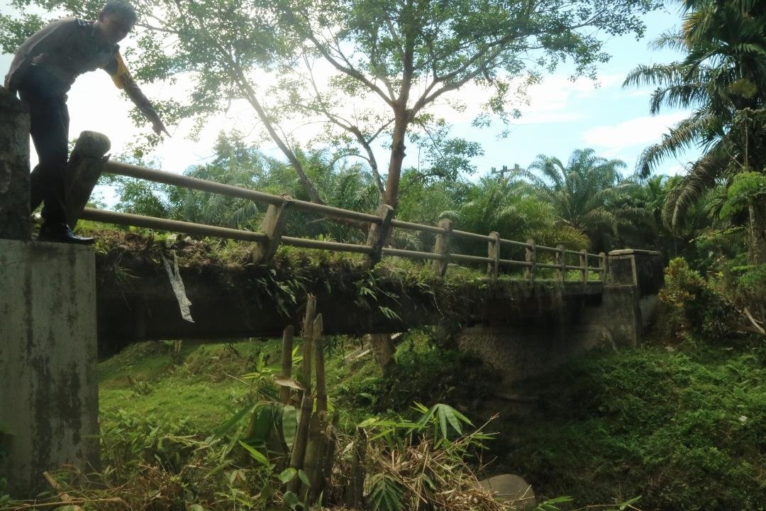 Korban Janji, Jembatan Mumbang Makin Parah