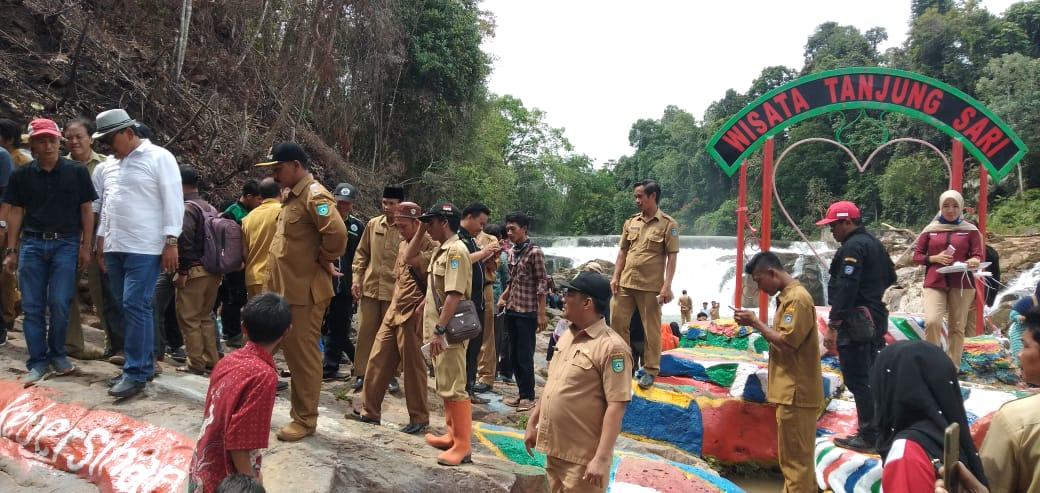 Dikunjungi Bupati, Tanjung Sari Minta Peningkatan Jalan