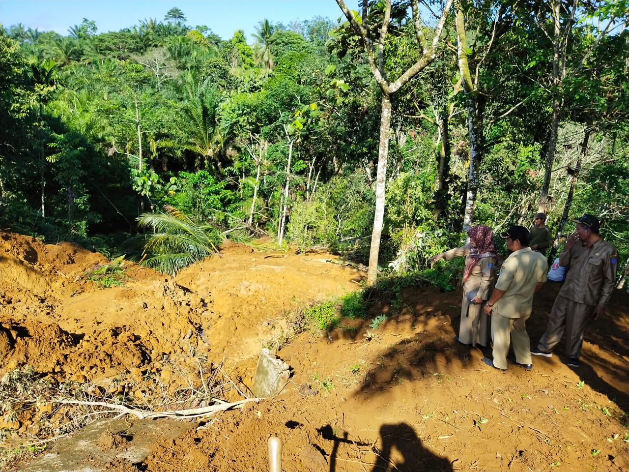 Usulan Belum Diakomodir, Jalan Sudah Amblas