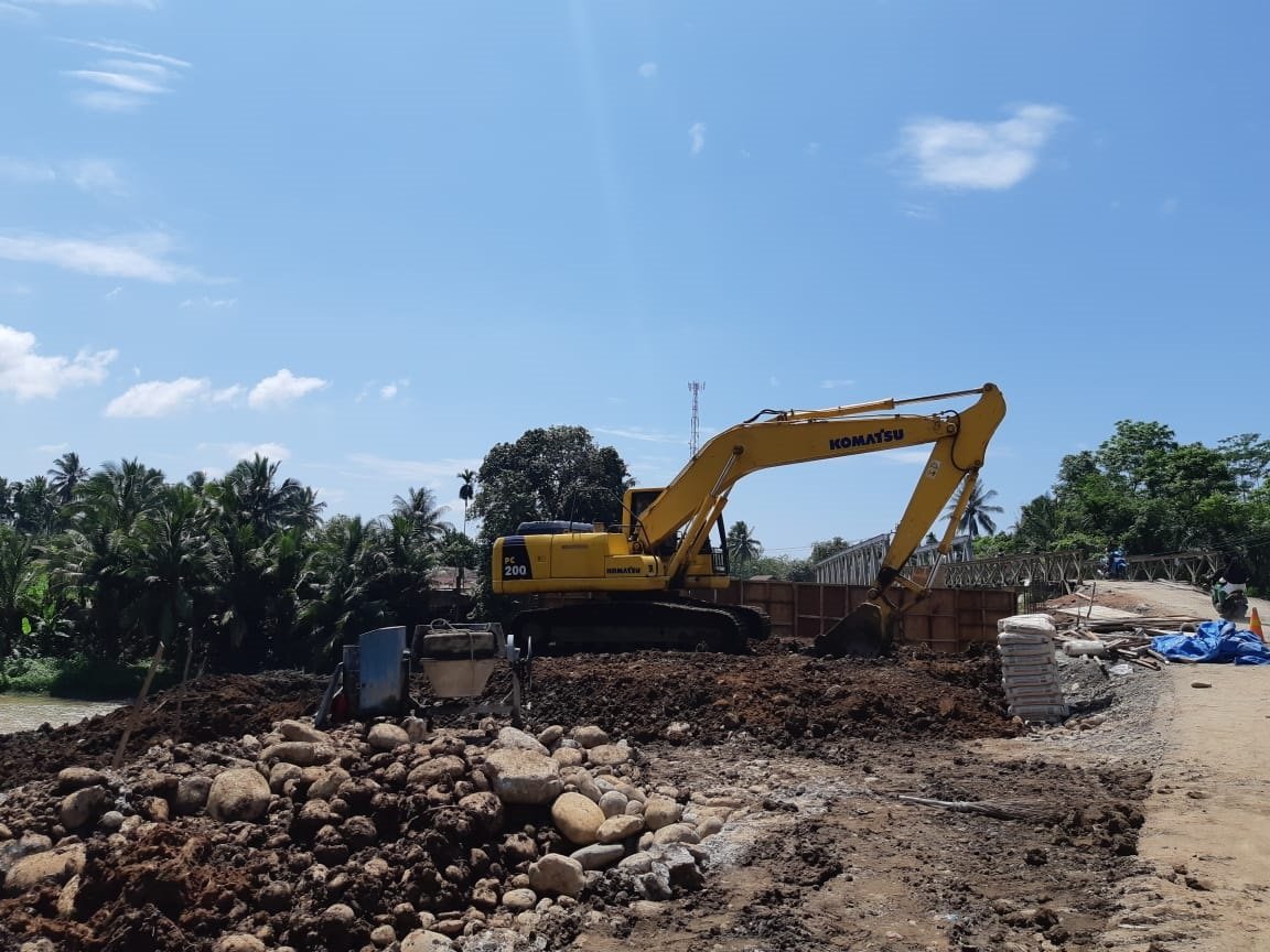 Pembangunan Jembatan TAP Dinilai Warga Tak Sesuai Spesifikasi