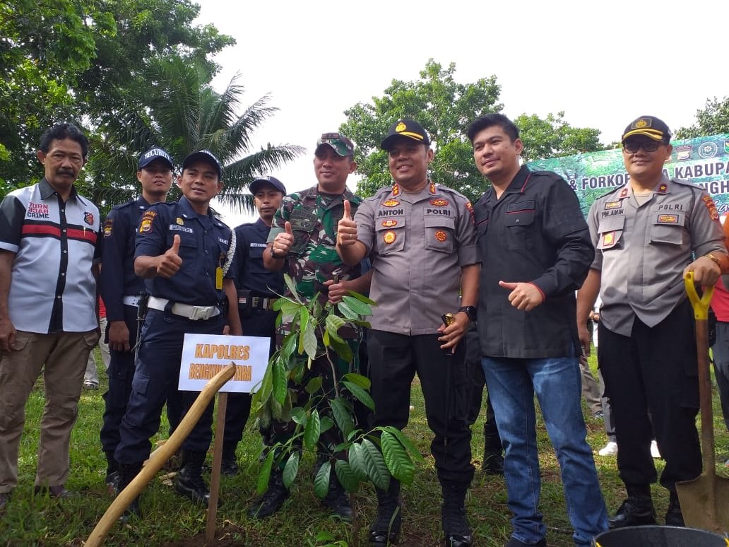 Go Green, Kapolres Pimpin Penghijauan