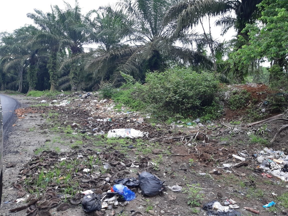 Camat Soroti Sampah Jalan Lintas