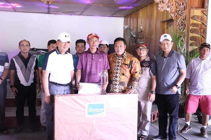 Peserta Tournament Golf Tidak Tembus Hole In One