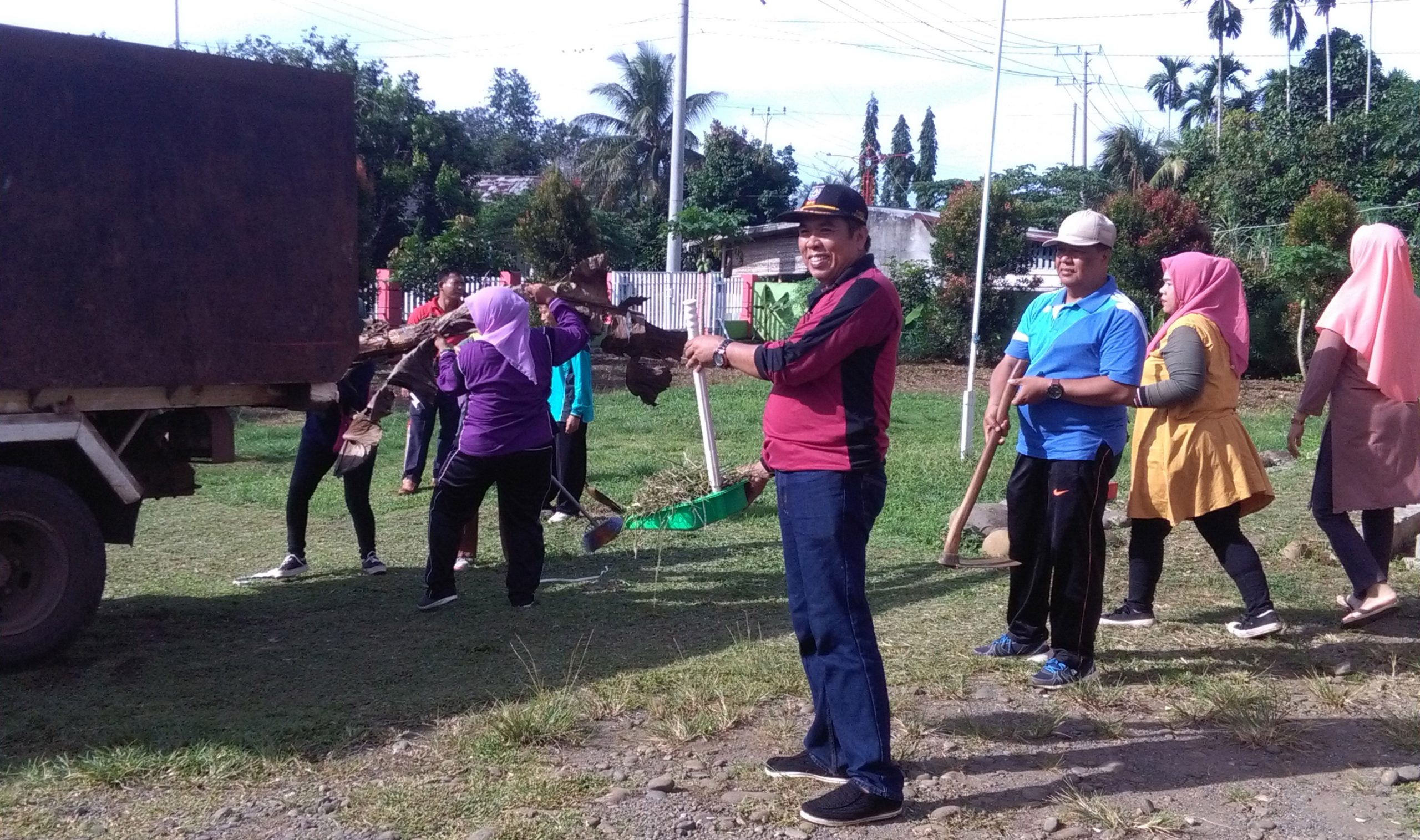 Camat Tingkatkan Intensitas Jumat Bersih