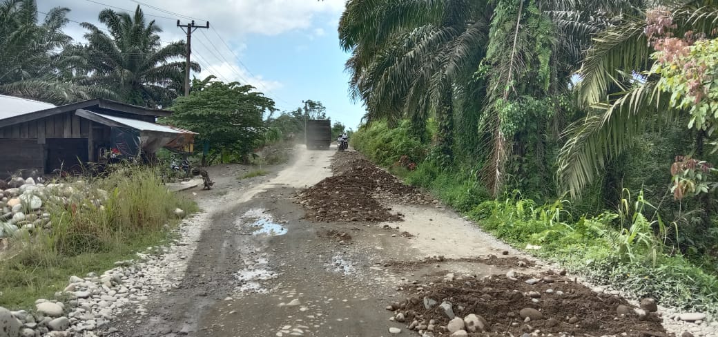 Wakil Rakyat Peduli Jalan Rusak