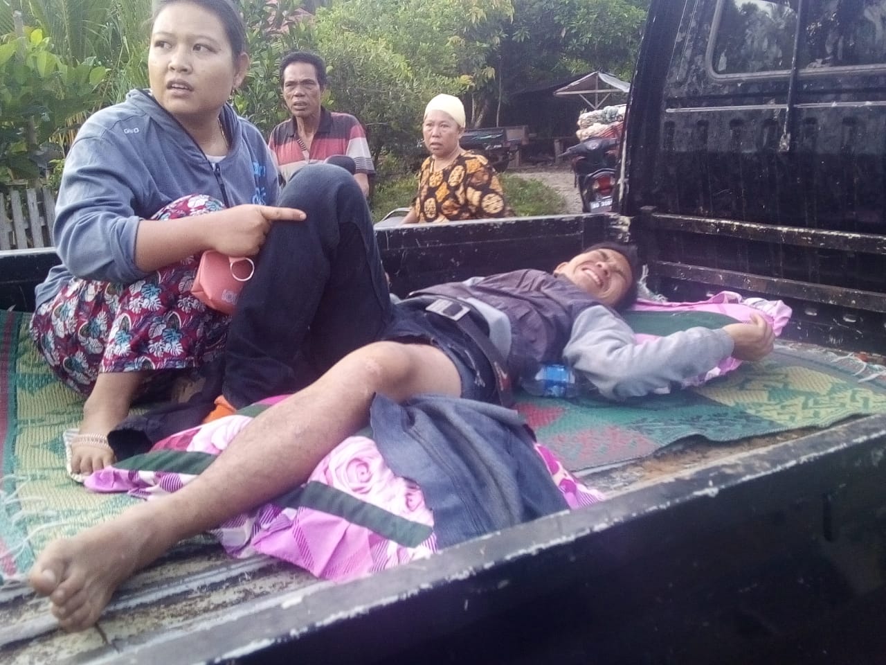 Adu Kambing, Pengemudi Motor Terpakar