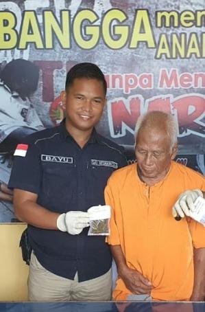 Polisi Buru Pemasok Ganja