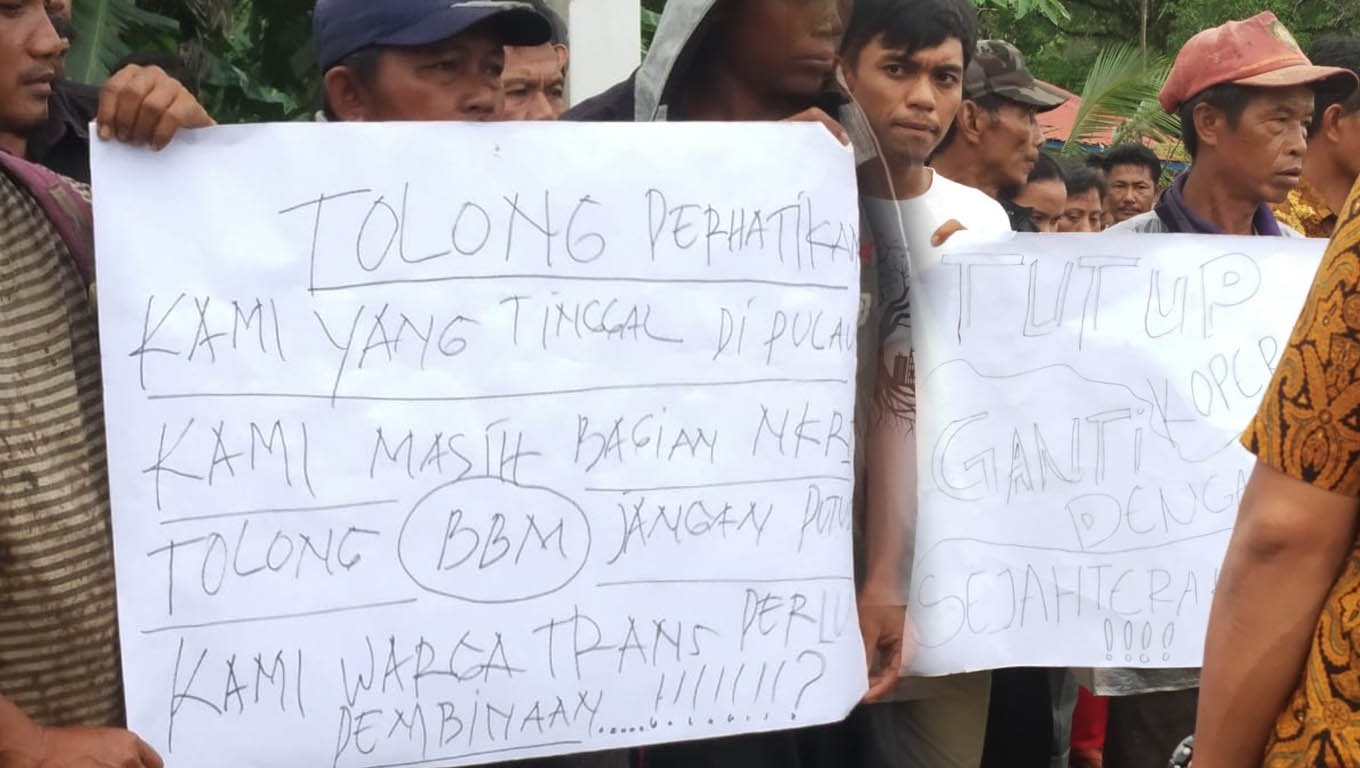 Berharap Jokowi Tahu, Warga Enggano Gelar Aksi