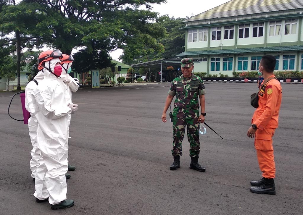 Lawan Covid-19, Korem 041/Gamas Lakukan Penyemprotan Disinfektan