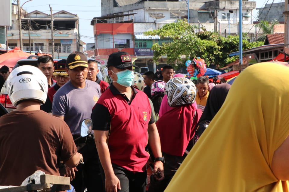 Cegah Covid-19, Polda Bengkulu Semprot Disinfektan