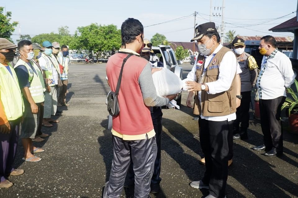 Gugus Tugas Covid-19 BU Kembali Bagikan Sembako