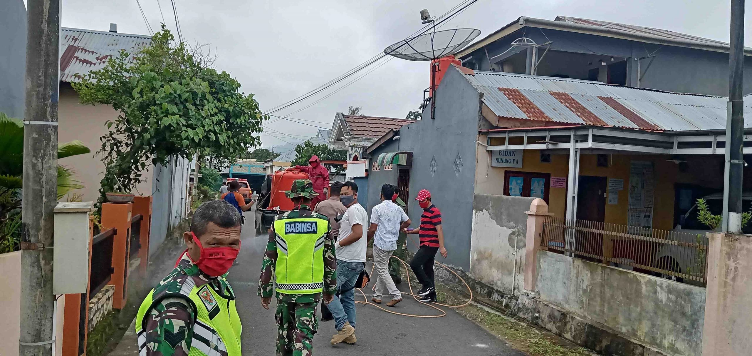 Rumah Pasien Positif Covid-19, Disemprot Disinfektan