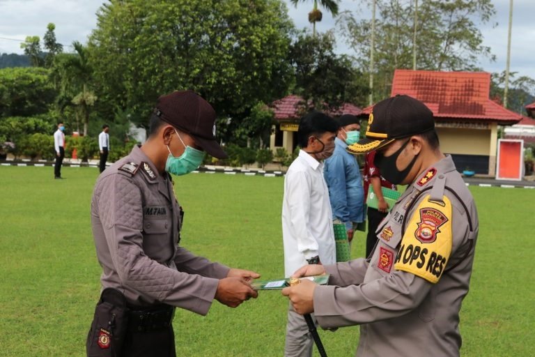  Kapolres Kepahiang Berikan Reward