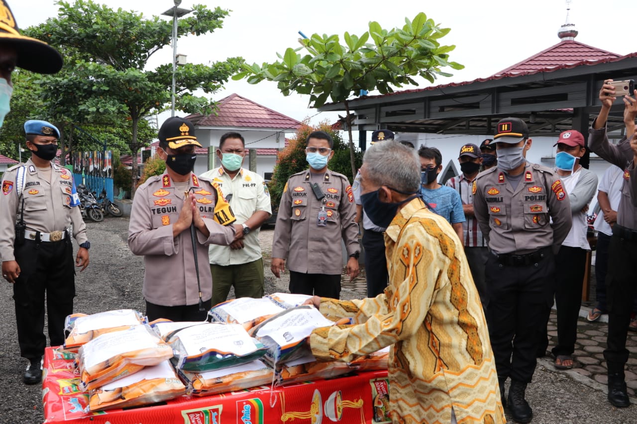 Bantu Masyarakat Terdampak, Polda Salurkan 25 Ton Beras