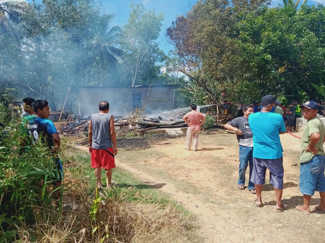 Ditinggal ke Kebun, Rumah Tukul Ludes Terbakar