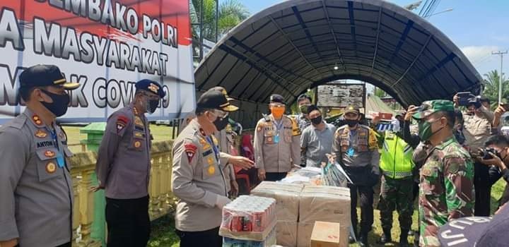 Perpanjang Pos Ketupat, Wakapolda Distribusikan Sembako Covid-19