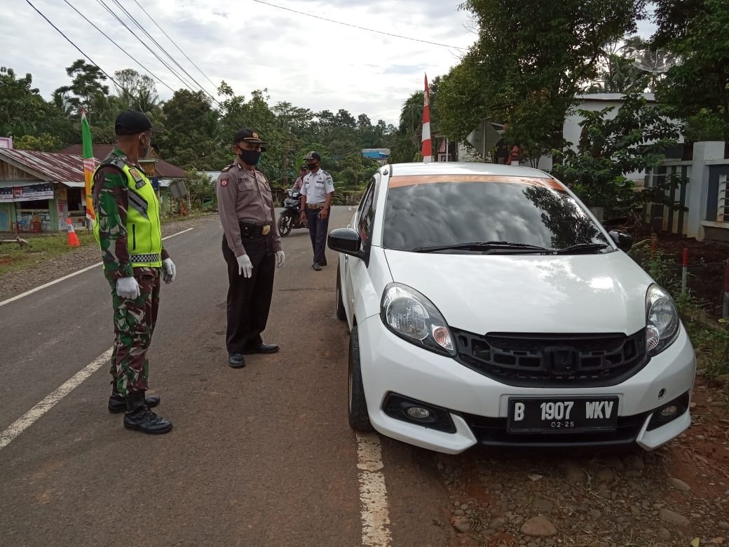 Masuk Perbatasan, Pengemudi Diperiksa