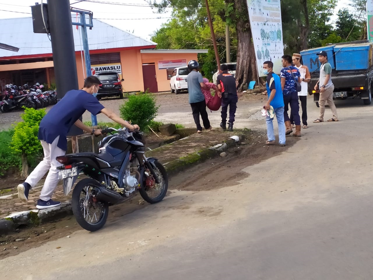 Disenggol Motor, Pejalan Kaki Terkapar