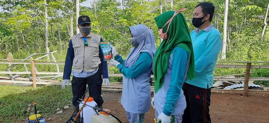 Jumat Bersih Diisi Kegiatan Penyemprotan