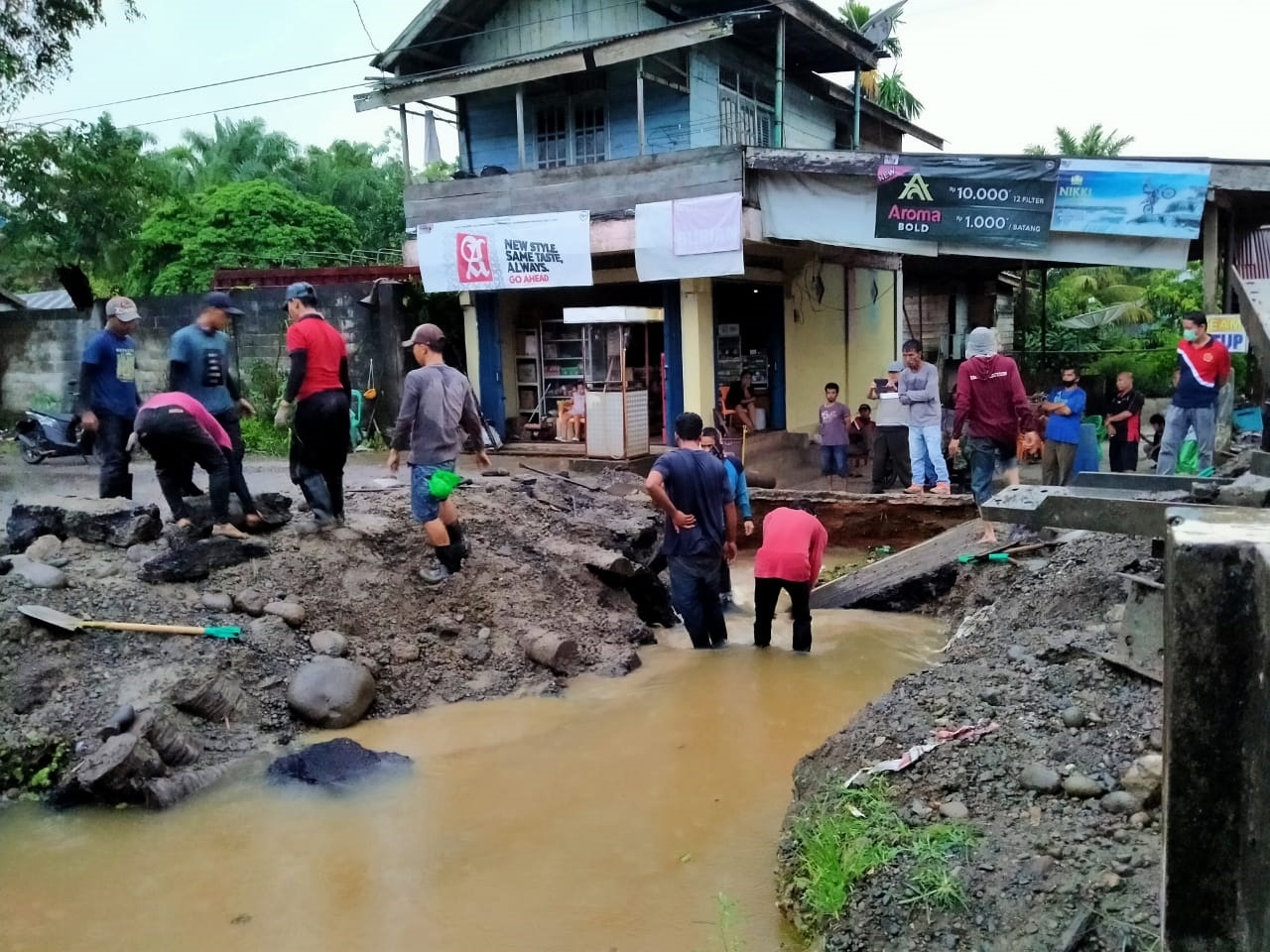 Dijanjikan Tahun Ini, Jembatan Darurat Dipereteli