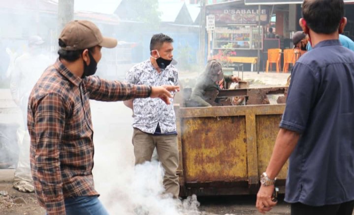 Tertibkan Kontainer dan Bak Sampah