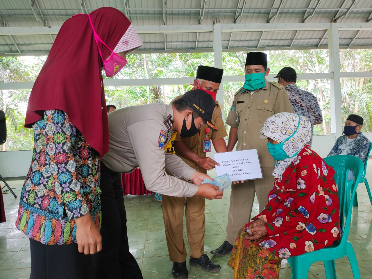 Penerima Manfaat BLT Tanah Tinggi Didominasi Lansia