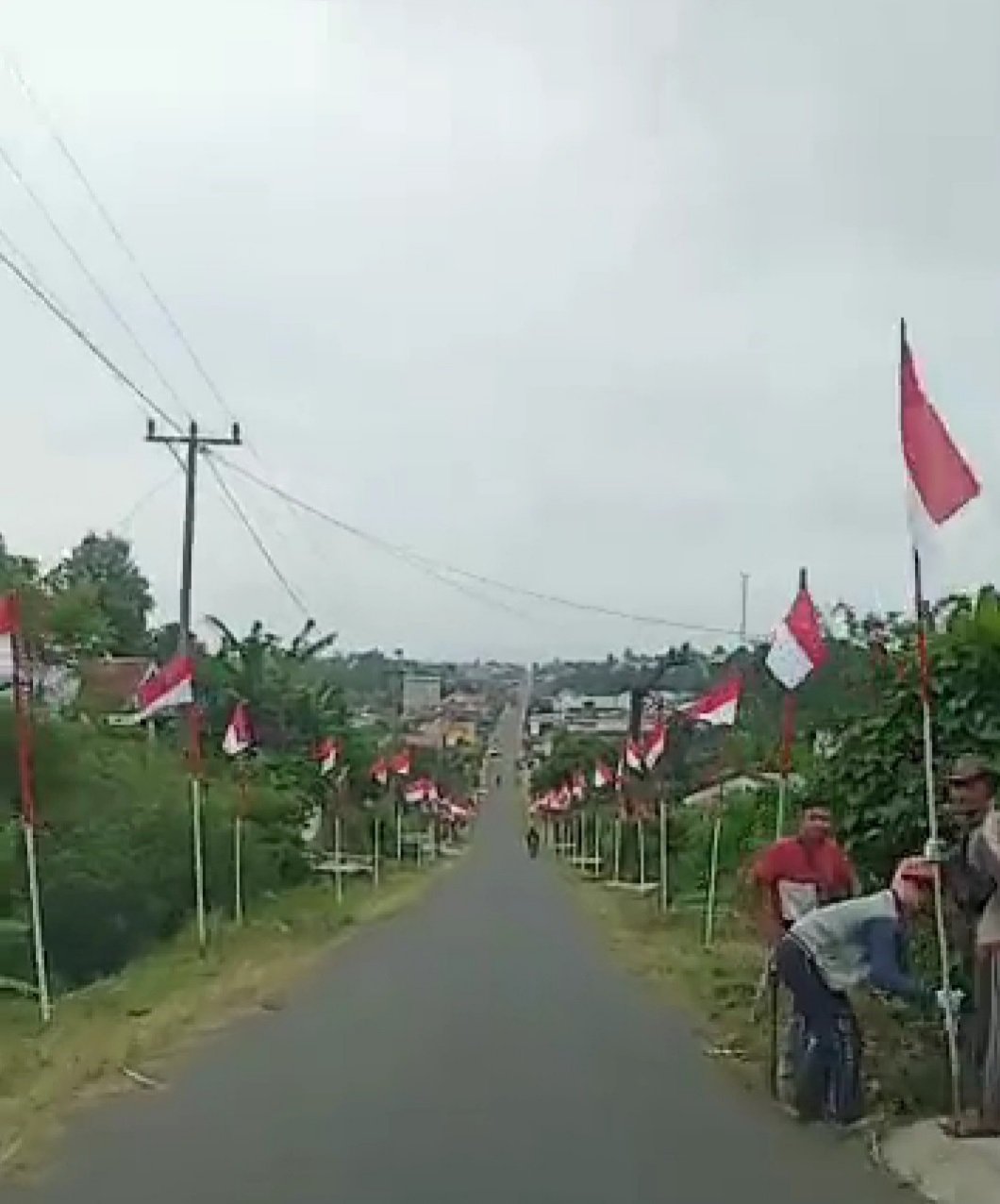 Masyarakat Kabawetan Pasang Bendera Merah-Putih