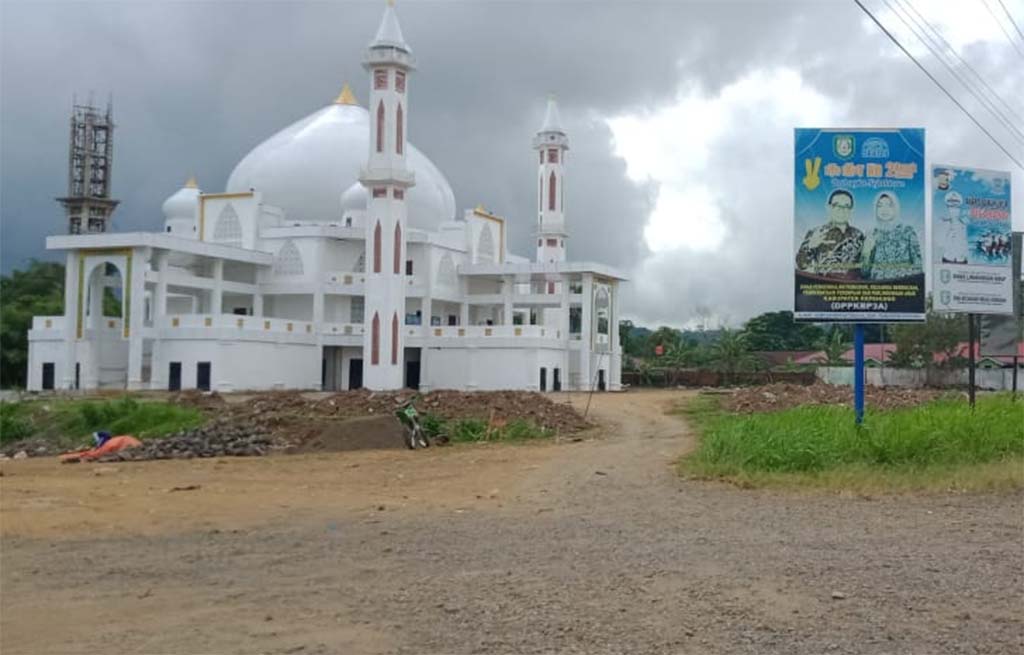 Perluas Lahan Masjid Agung