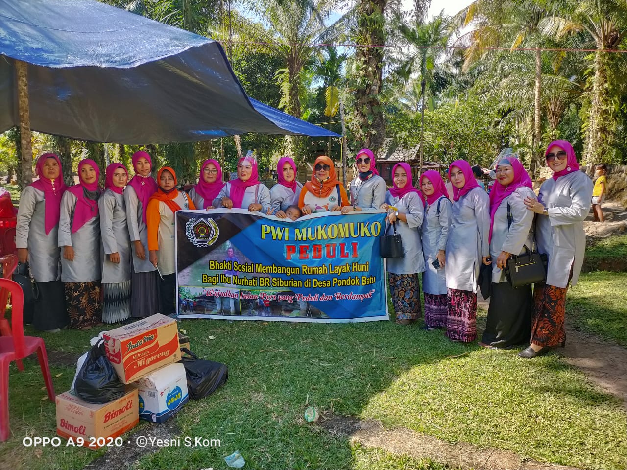 IKWI Santuni Janda di Bekas Mushola