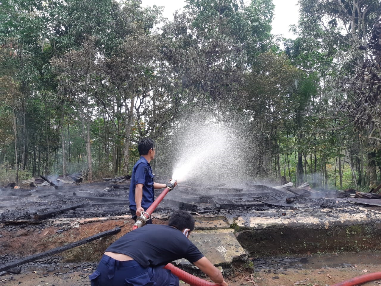 Dilalap Api, Rumah Lelaki Ini Ludes jadi Arang