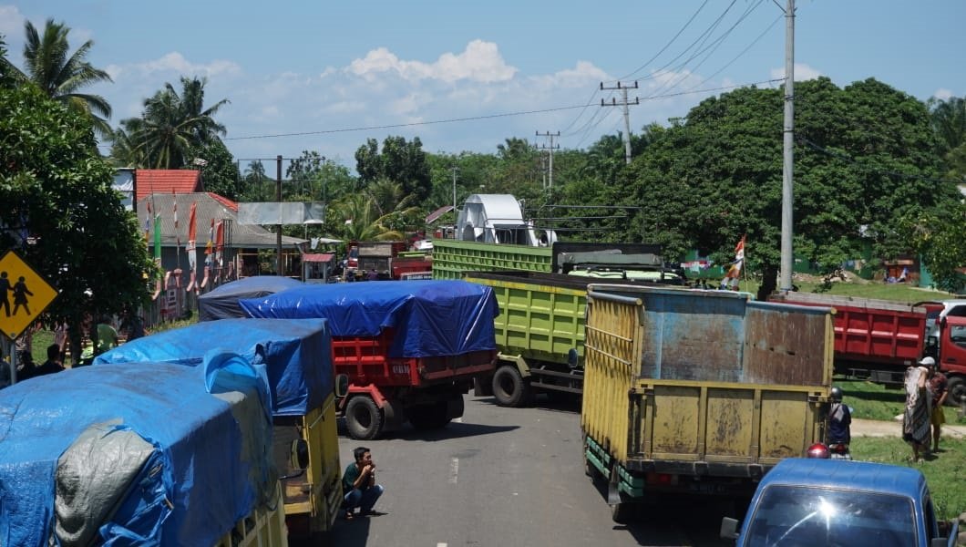 Demo Transportir BB Memanas, Jalinbar Macet 2 KM